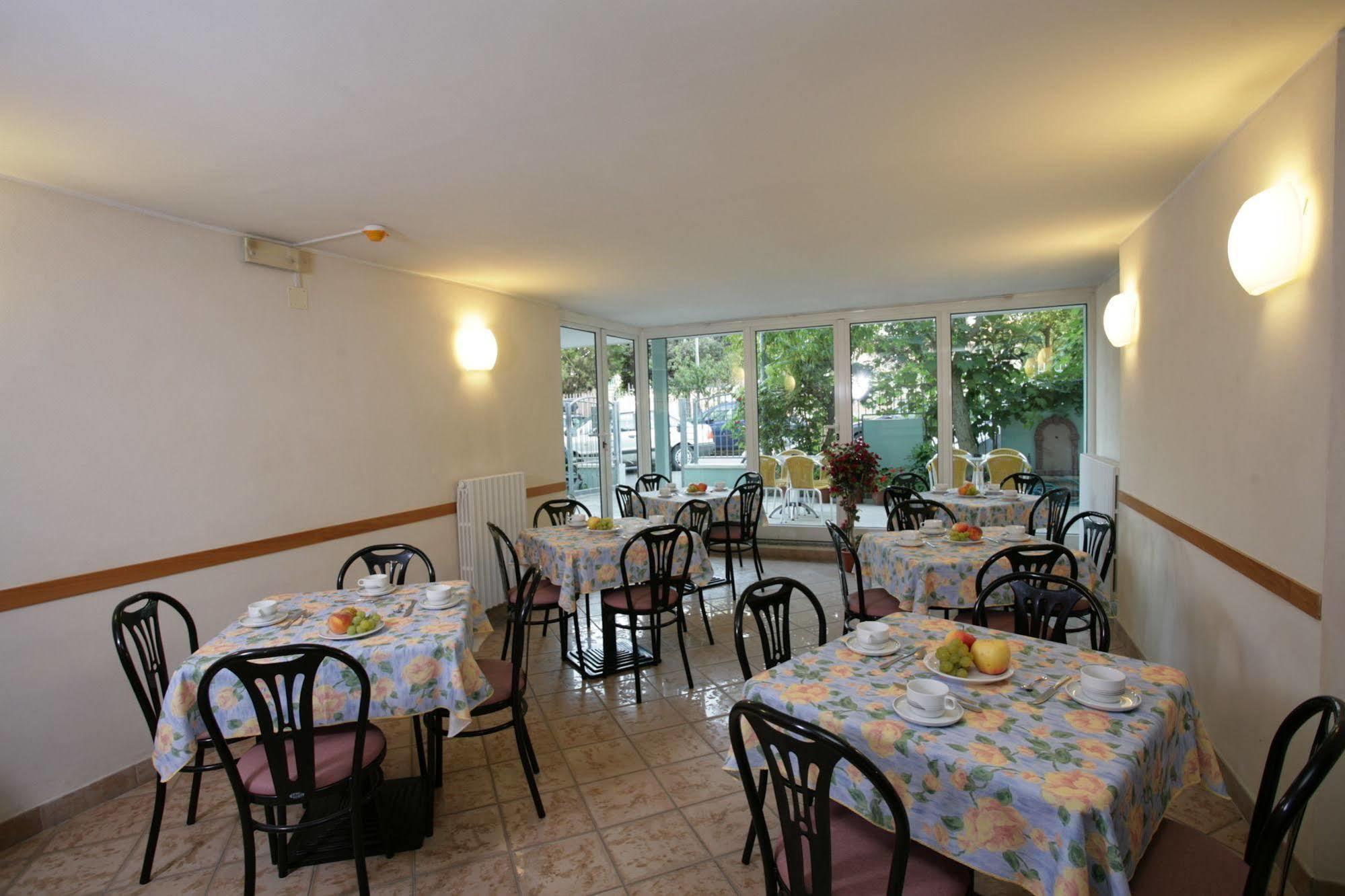 Hotel Letizia Rimini Extérieur photo